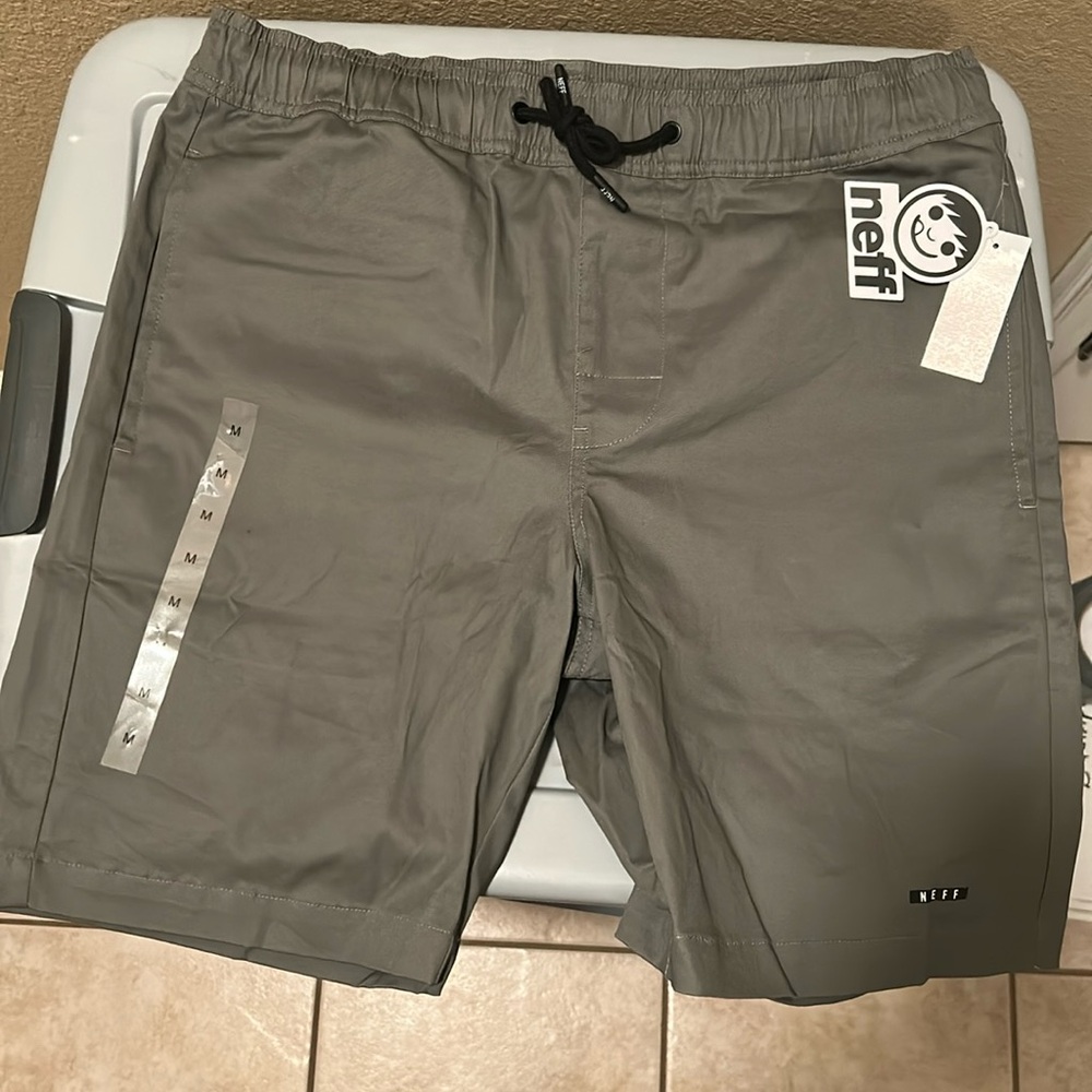 Neff ERRYDAY TWILL Charcoal Shorts, size medium NWT